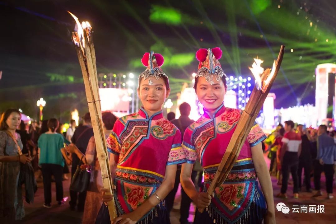 现场!高清多图呈现2019年楚雄彝族火把节盛况!