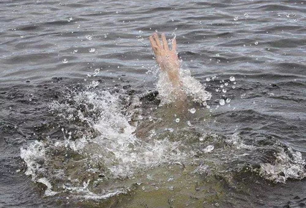 为救同学14岁哈尔滨男孩溺水身亡遗体仍在打捞中