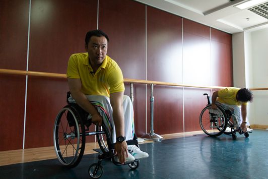 轮椅上的舞者李辉:从车祸高位截瘫到组建舞蹈队准备结婚