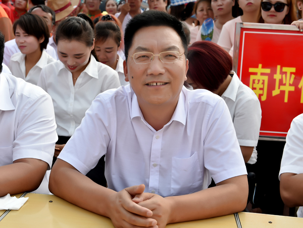 盂县秀水镇庆祝新中国成立70周年 举办第二届广场舞大赛