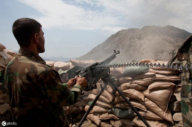 m2勃朗宁机枪俗称0.50重机枪威力巨大|麦克|机枪|勃朗宁_新浪新闻