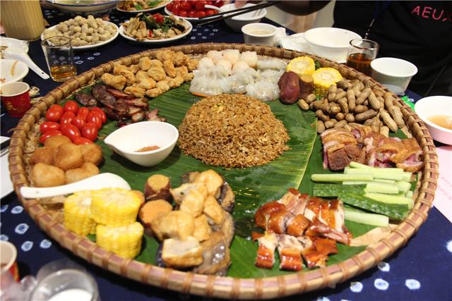 东方狂欢夜 南宁市大理白族村酒楼举办首届火把节野生菌长街宴|白族村