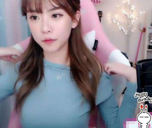 周淑怡又被粉丝举报原因让人笑喷网友谁叫你直播时开车