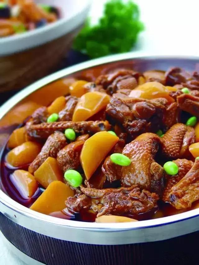 美食推荐:黄焖鸭,香椿小排,虾仁炒冬瓜,银耳鸭汤