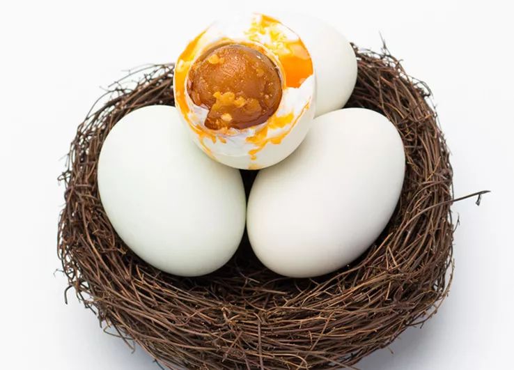 限量抢购枚枚起沙流油的八里河咸鸭蛋