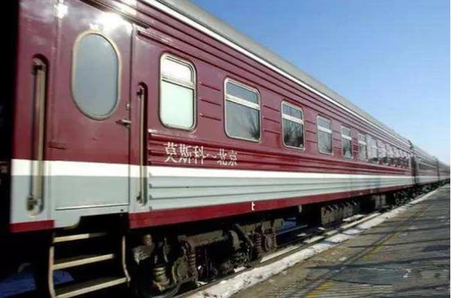 这辆列车就是有着"东方号"之称的k19次列车,这辆列车连接着我国的首都