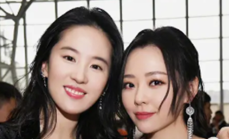 刘亦菲跟景甜同框竟然输了,还有崩图出现,问题原来出在这儿.