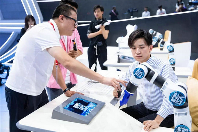 机智过人第三季现场而这样的设计正是尚老师从第一季到第三季一直的