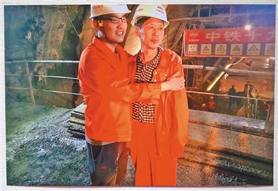 夏荔,是中铁十九局的一名铁建工程师,2009年大学毕业后就加入兰渝铁路