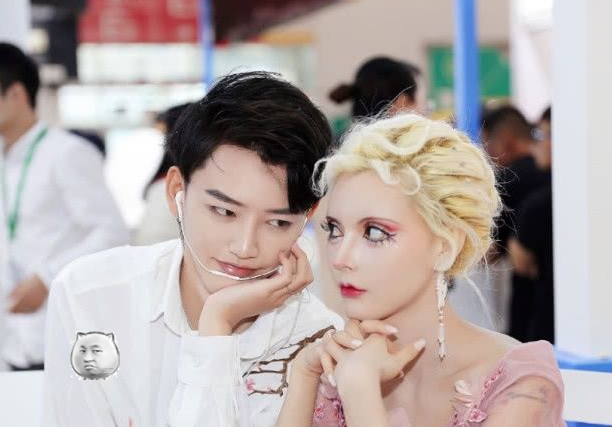 军阀夫妻强势归来迪丽拉灿宇领衔灿宇的手引全网沸腾