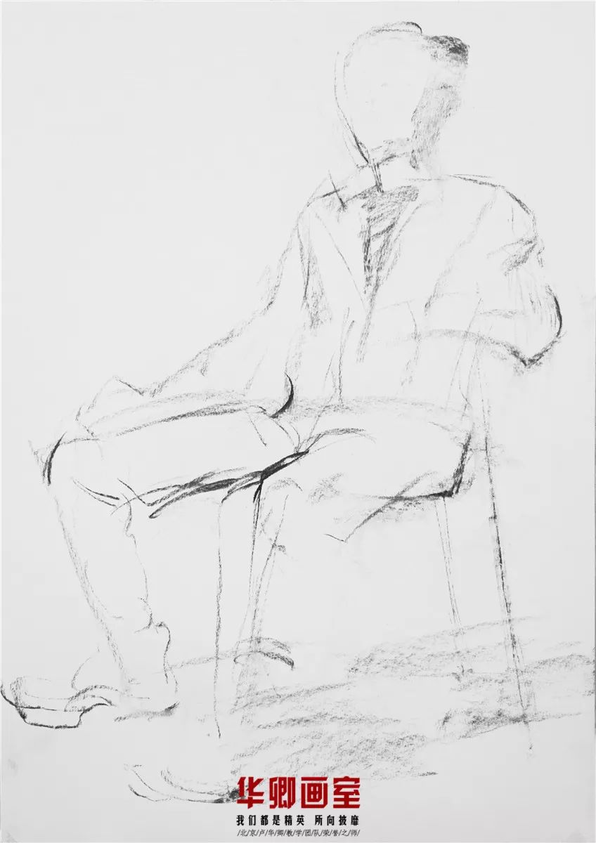 素描全身像课程据说被华卿画室老师画过的同学都能上美院