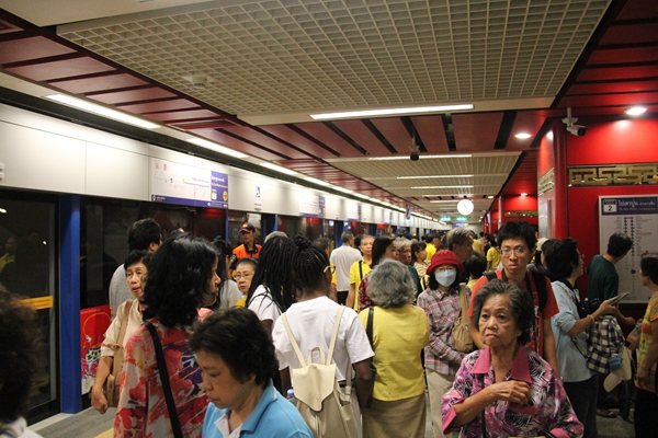 泰国曼谷地铁蓝线延伸段开放免费试乘