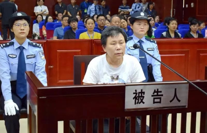 她便是安徽省蚌埠市固镇县粮油总公司职工,濠城粮站原站长刘玉华.