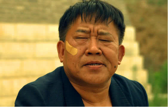 最丑陋的大陆演员,牙齿仍然缺失,63年来已成为孙女