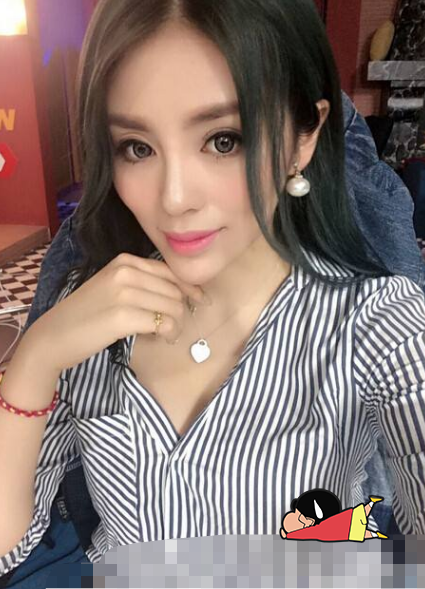 张琪格晒泳装强挽形象却不知已被她代替身材颜值都堪称最佳