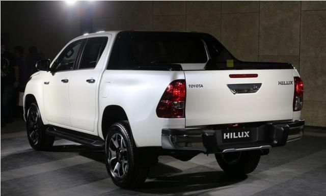 30万!toyota hilux皮卡车超杀售价出炉 强袭德美对手版图