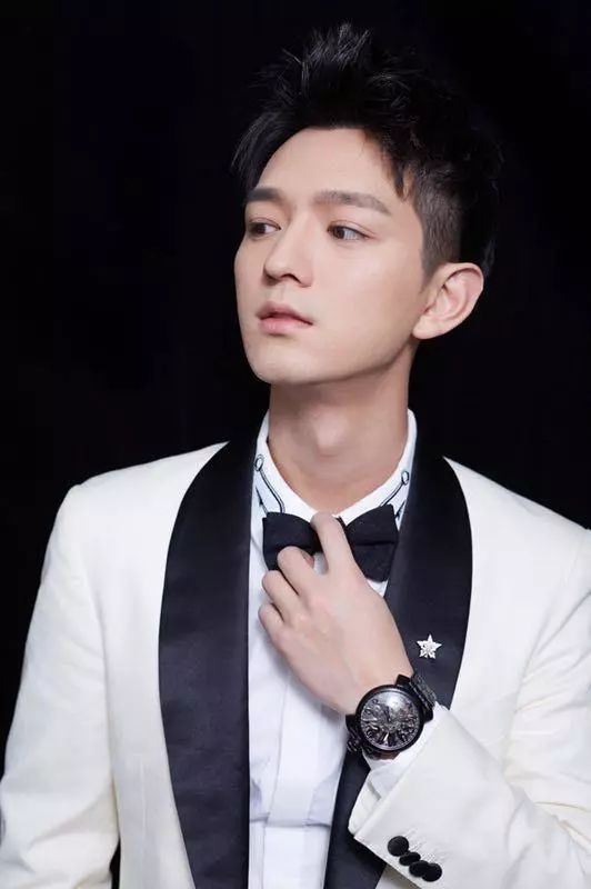 《亲爱的》男神西装秀,小米撞脸张若昀,grunt似换脸!