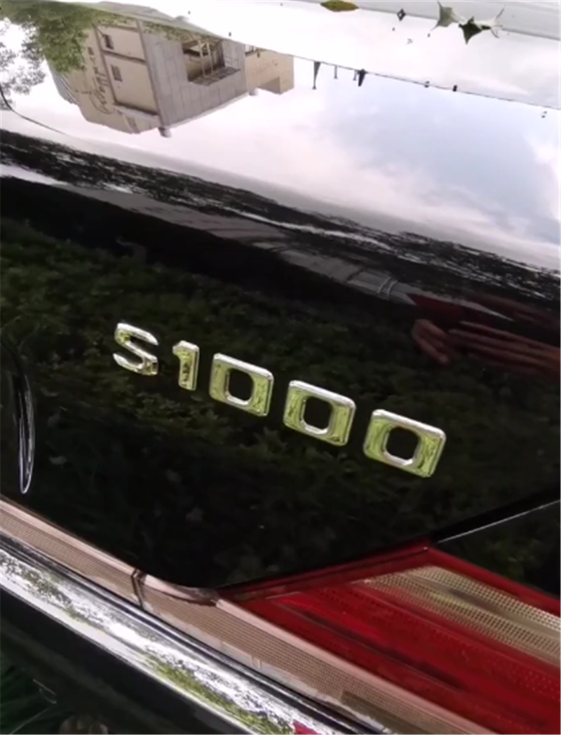 罕见奔驰s1000现上海,挂"沪a"车牌,配v12引擎,全球仅8台