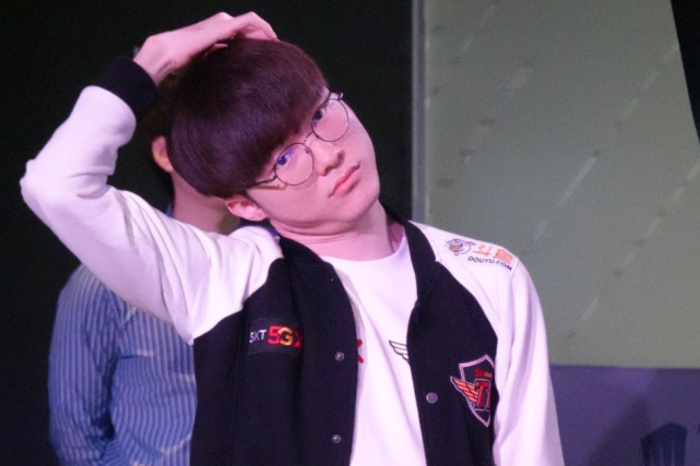 skt豪取八连胜,重回lck前三,李哥:我们会连胜到决赛!