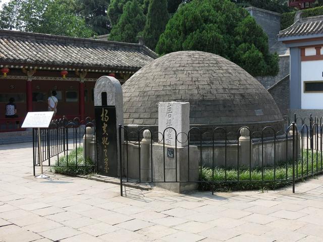 日本发现杨贵妃墓揭开其真正下落难怪国内杨贵妃墓只是衣冠冢