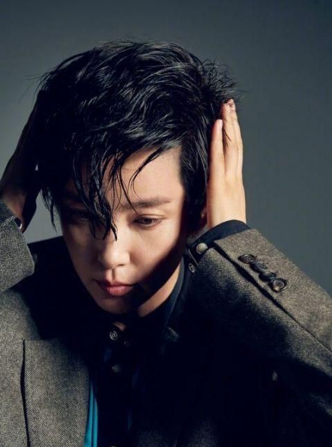 李冰冰超a男装花絮来袭精益求精短发皮衣look帅气十足