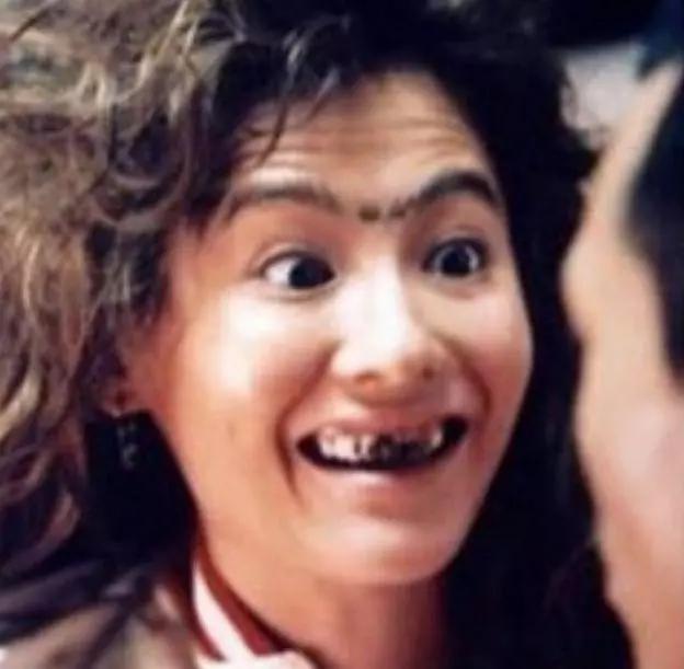 演员是个丑女孩李小燕的目光惊呆了迪列巴的形象是猪帮