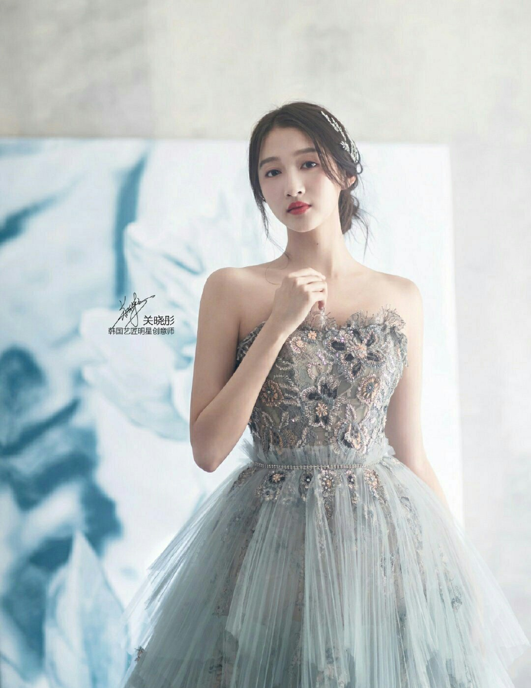 21岁关晓彤首拍婚纱照写真,好身材尽显无遗,不过有一点遗憾
