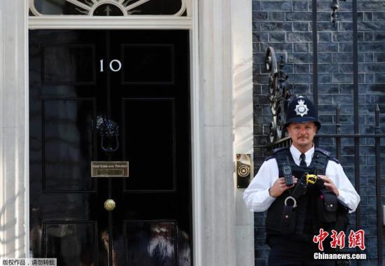 当地时间7月24日，新当选的英国保守党党首约翰逊将接替特蕾莎·梅，于当天入主唐宁街10号担任首相。