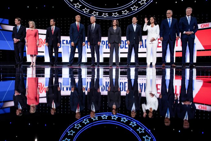 参加7月31日晚辩论的10位民主党候选人
