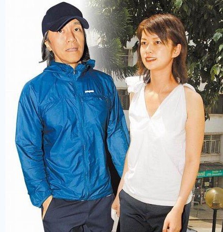 周星驰旧爱于文凤57岁风韵犹存,头发乌黑颇有气质