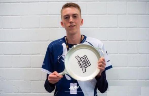 ibiza首谈三大高人气国内战队,获网友称赞:高情商会做人