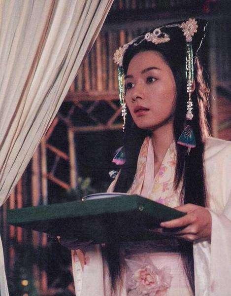 陈怡蓉 饰 紫凝风云2中双目失明的渔家女,救了坠崖的步惊云,由于