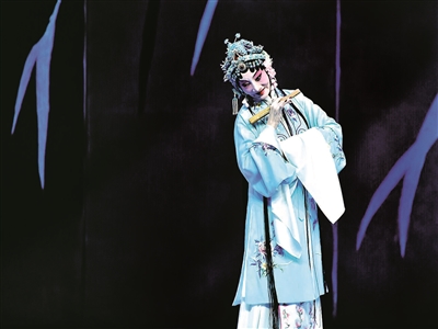 烟姿玉骨沈世华