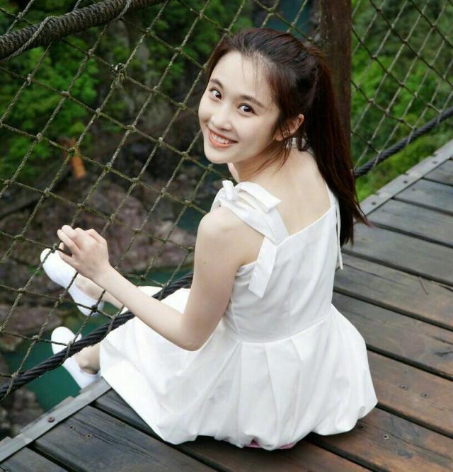 肖战新剧女主人选变更杨紫出局张慧雯入驻能否扛起收视大旗