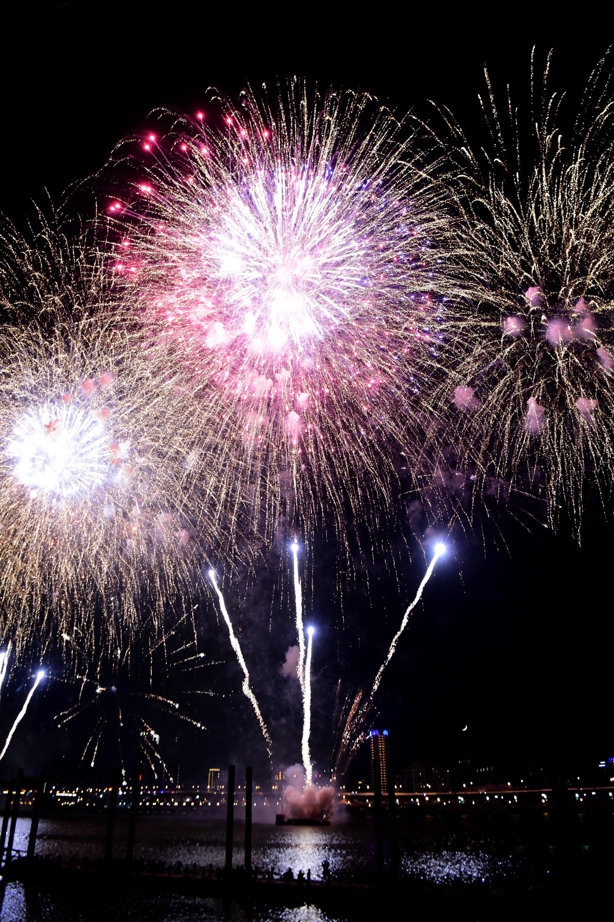 台北大稻埕绽放音乐烟花