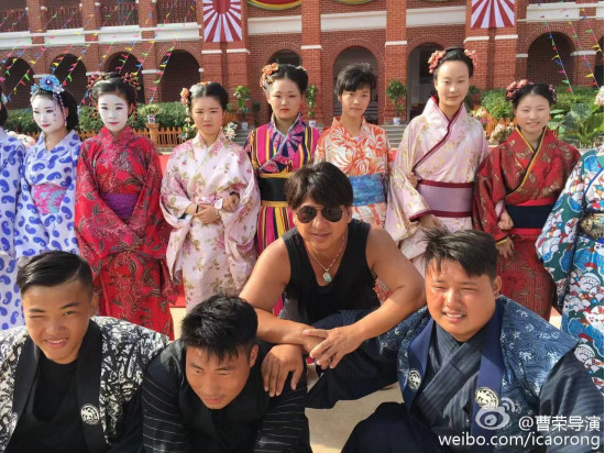 56岁热衷直播,肌肉健硕不输鲜肉|西游记后传|曹荣|孙悟空_新浪新闻