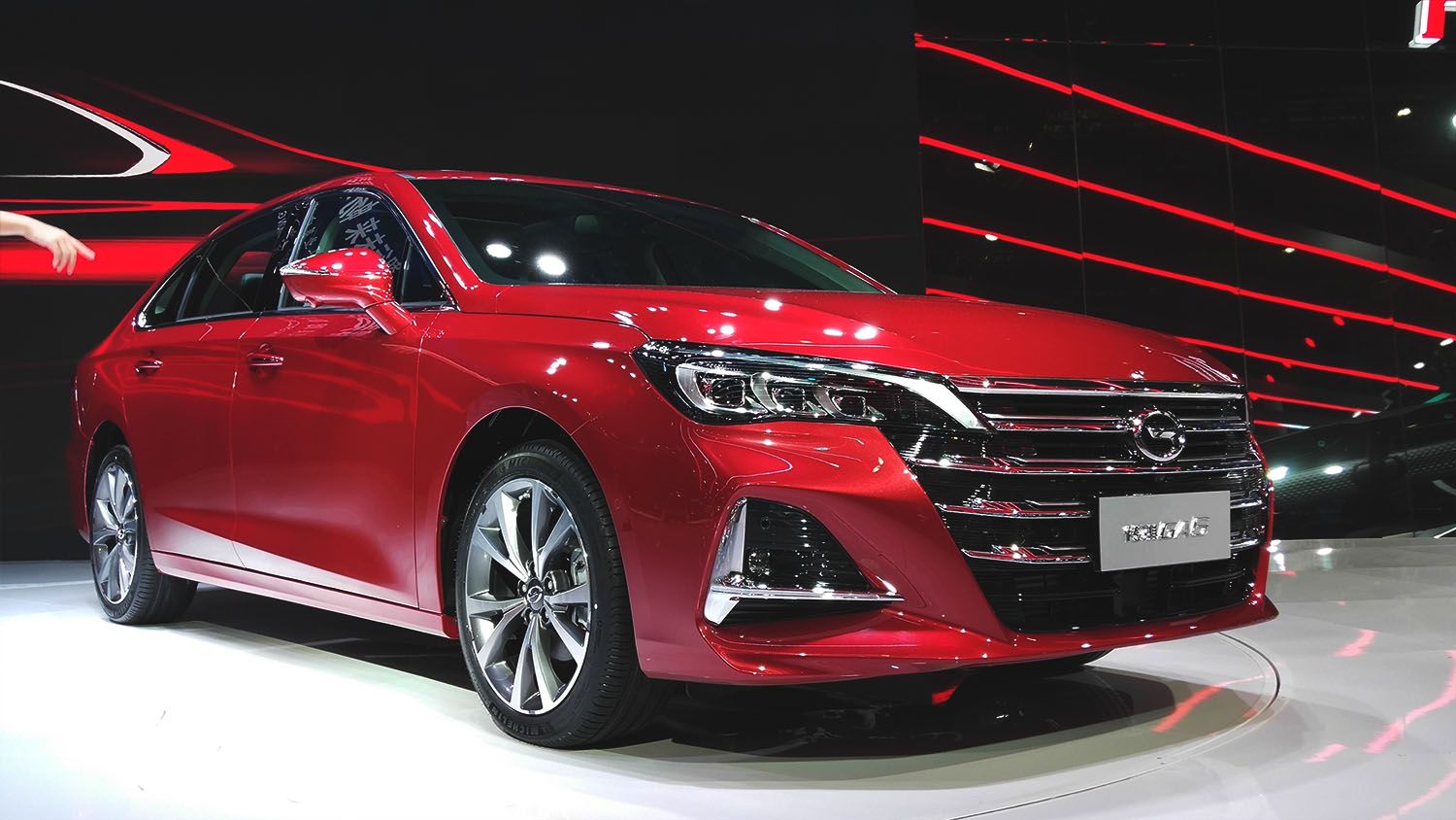 全新传祺ga6作为宜昌工厂的首款量产车,整体采用了广汽传祺"光影雕塑