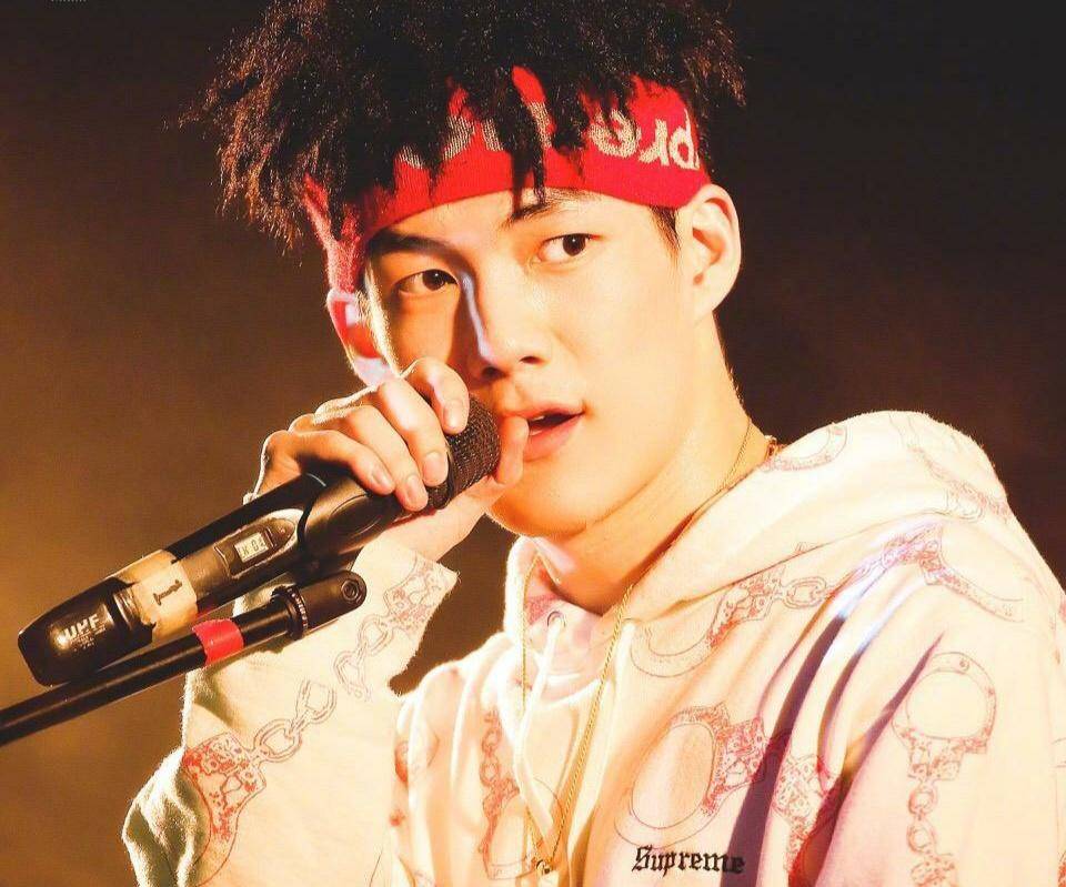 红花会贝贝直播中剁手指直播号被平台禁播都是甲亢惹的祸