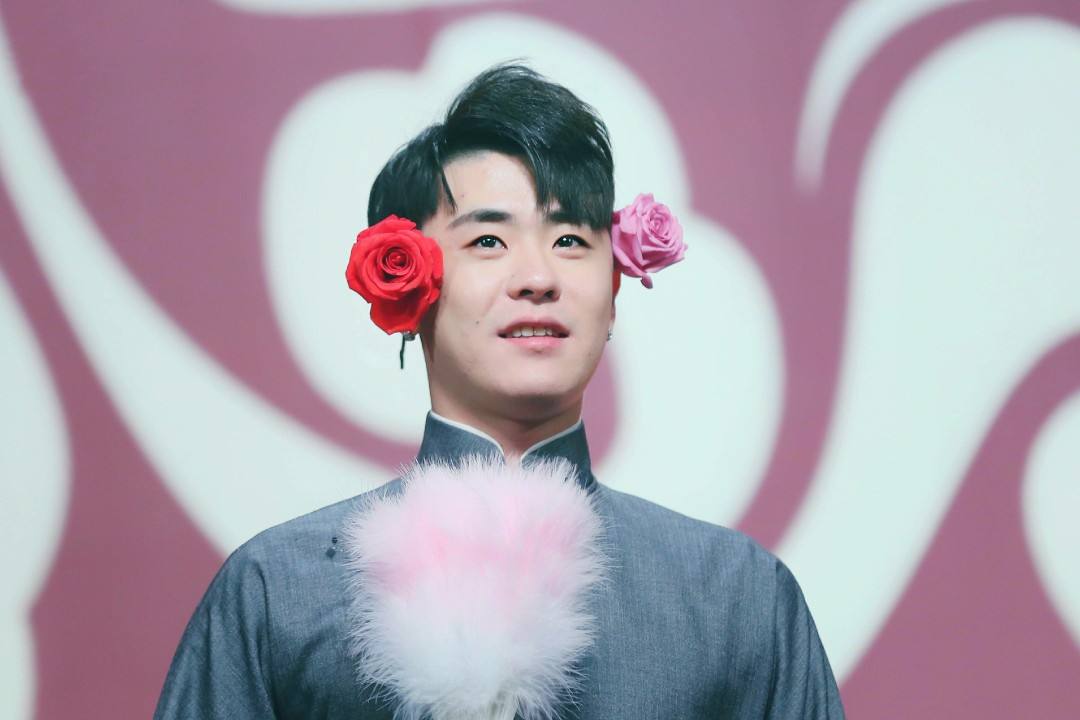 相声名家李伟健评价张云雷犹如大角儿重生,赞其"功德无量"