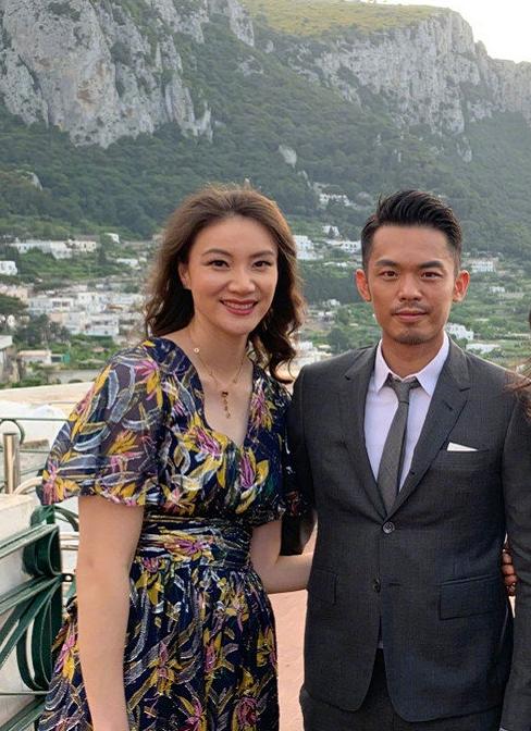 谢杏芳罕见公开秀丈夫,穿写林丹名字衣服拍照,言辞透露满满恩爱