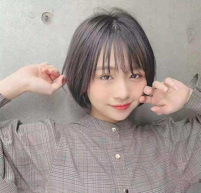 圆脸女生剪短发要记住这三点按这八款发型设计减龄瘦脸更时尚