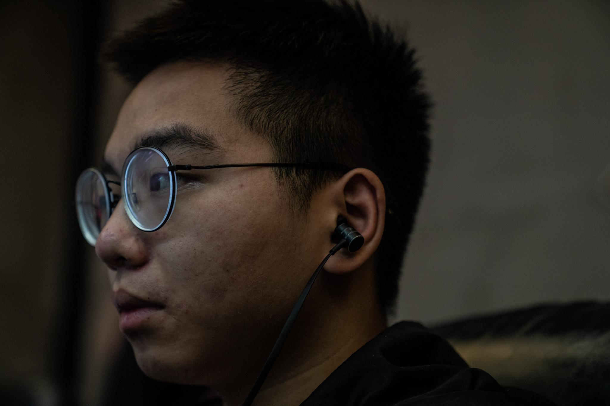 县城青年电竞梦:从拨号上网到移动互联,网瘾少年变职业选手