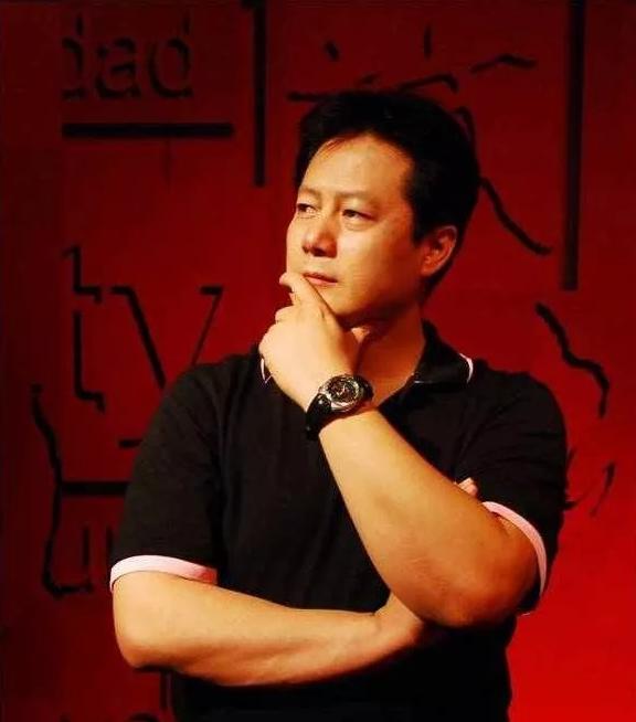 央视导演罗伟资料照片简介