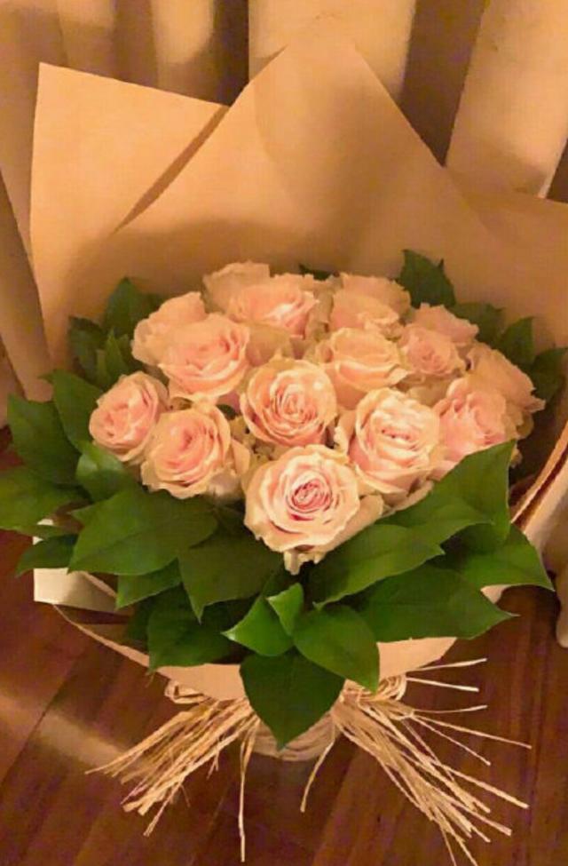 收到的玫瑰花束怎么养(包装好的花束怎么能保存长久)