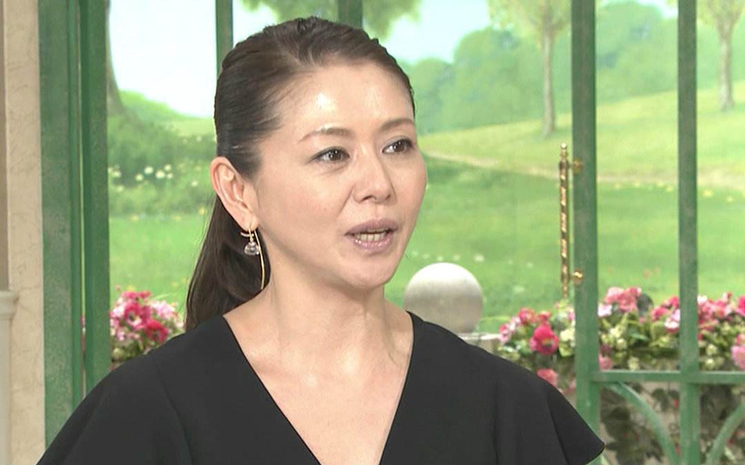日本人气女星为养已婚男友变卖豪宅,曾大方承认不伦恋|丰原功补|小泉