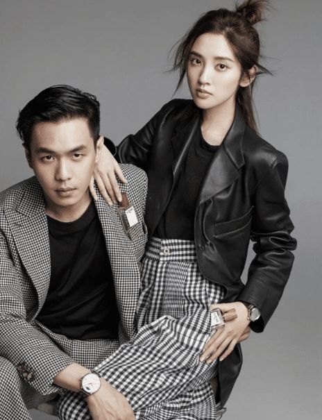 假笑女孩唐艺昕携丈夫上杂志封面一股的尴尬气氛扑面而来