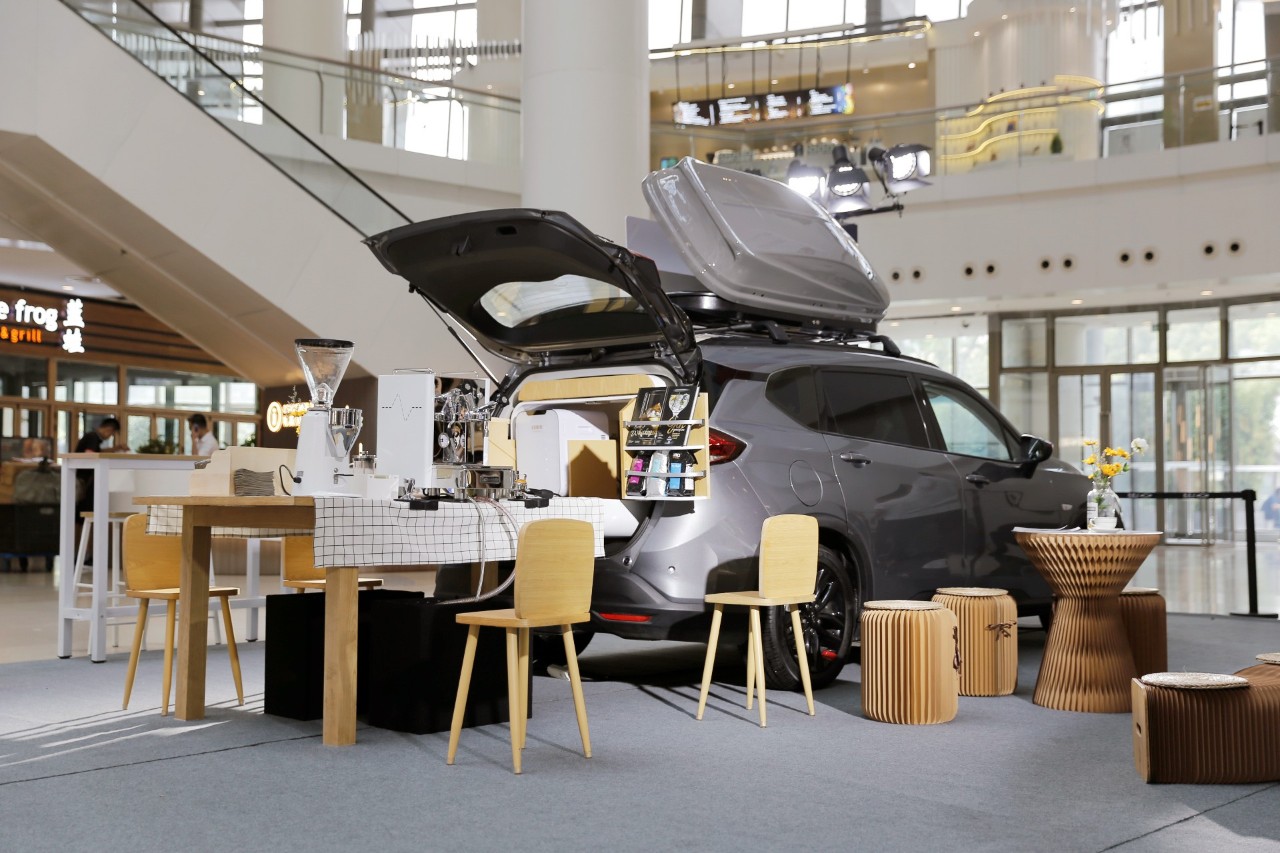 答:买车附送专属咖啡店-新浪汽车