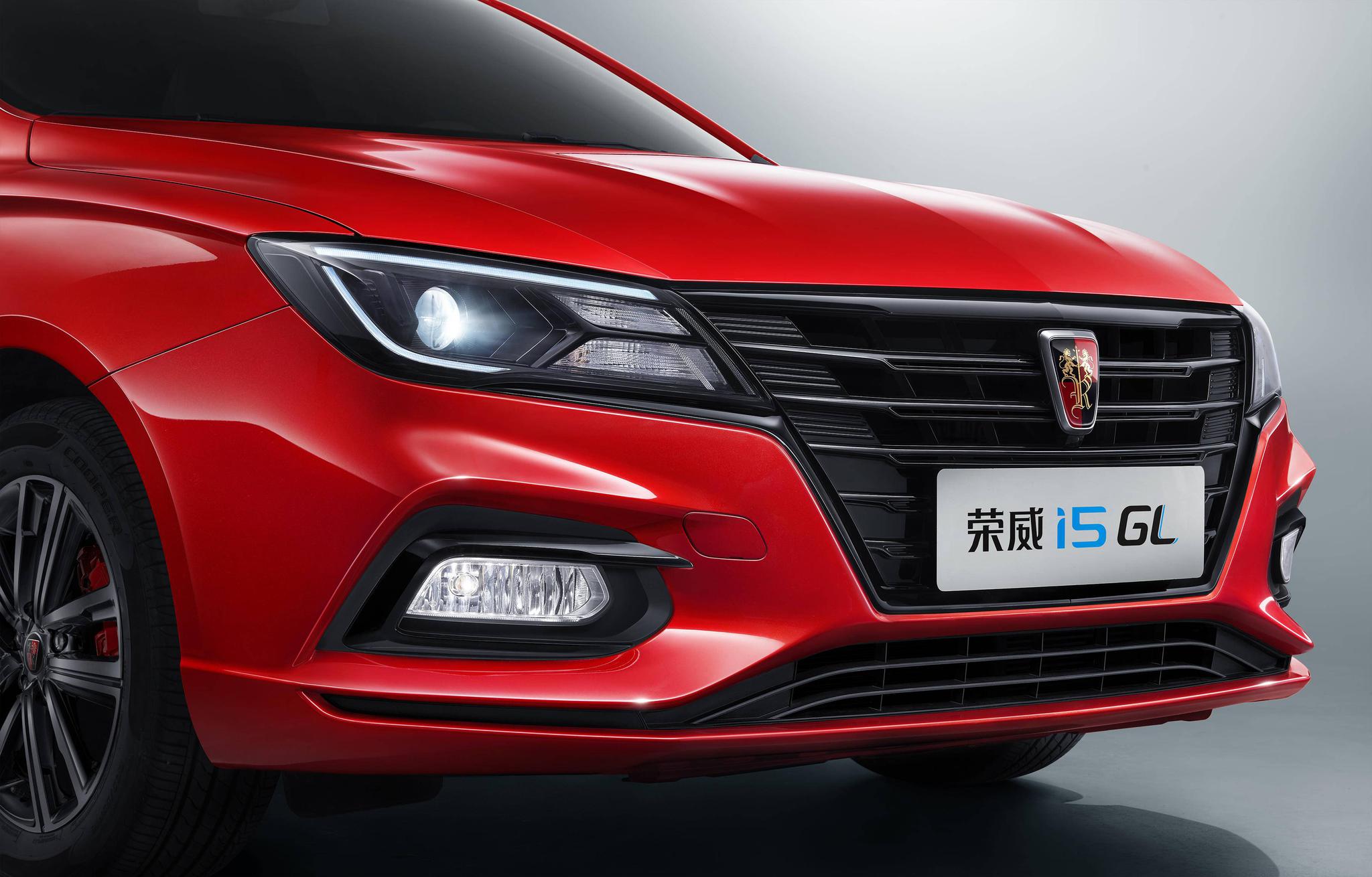 满足国vi,增加黑色运动套件,荣威i5新增gl车型售价9.99万元起