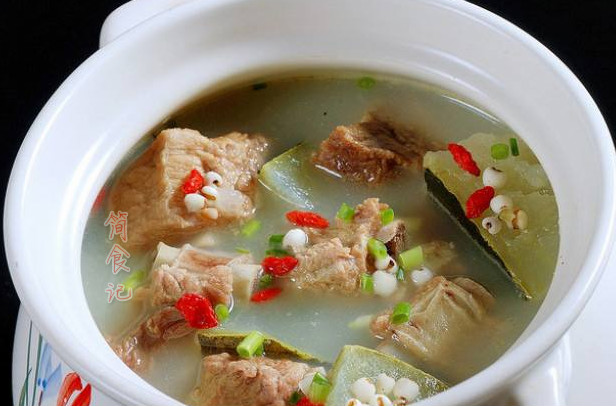 "贴秋膘"就得吃肉,2分钟学会排骨的5种做法,滋补下饭,又解馋