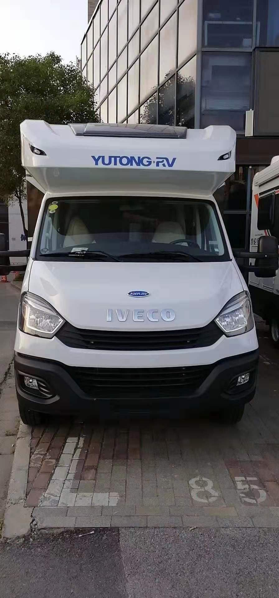 宇通凯伦宾威小额头依维柯房车灵动帅气